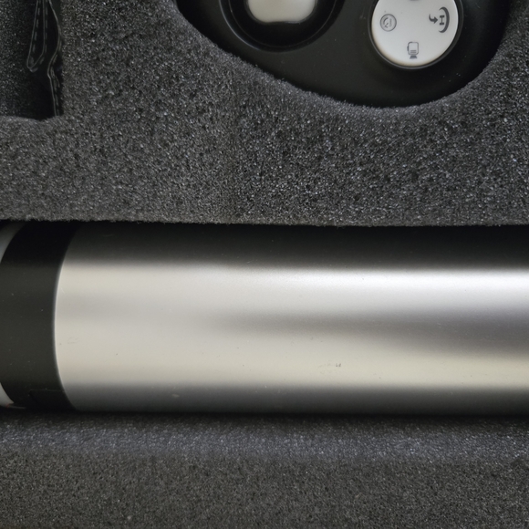 Black VR Controller with Advanced Sensors - Picture 5 of 6